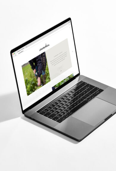 Mondieu mockup Mac Book